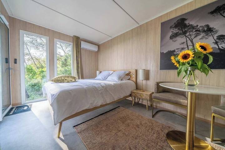 Gîte pour 2 personnes, avec jardin à Saint-Marc-Jaumegarde - 4