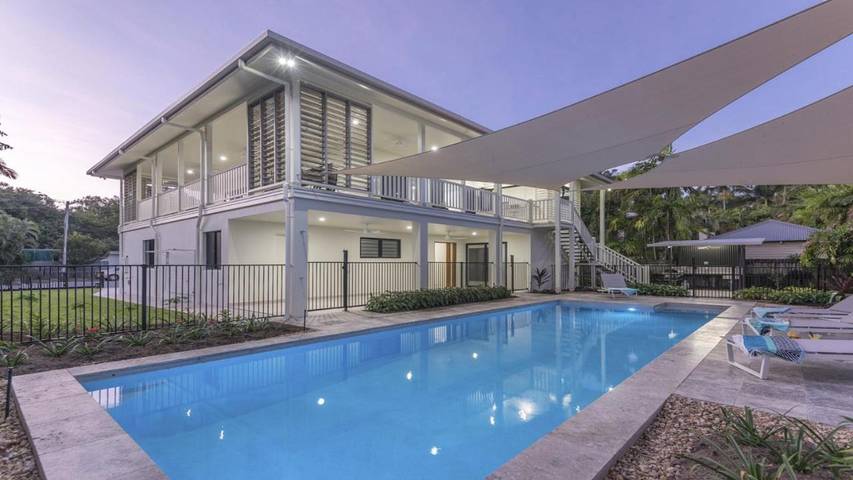 Ferienhaus für 6 Personen, mit Pool und Balkon - 1