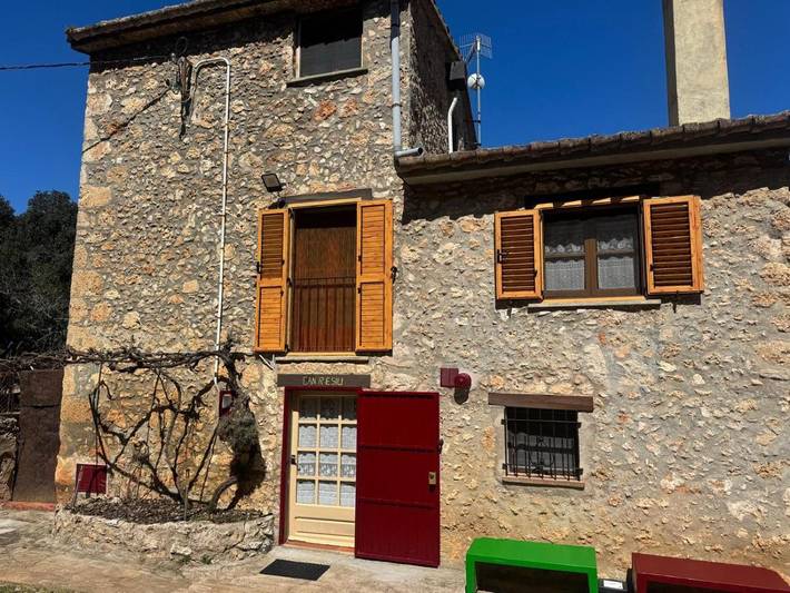 Casa rural para 16 personas, con piscina y jardín, Se admiten mascotas en Pla de l'Estany - 2