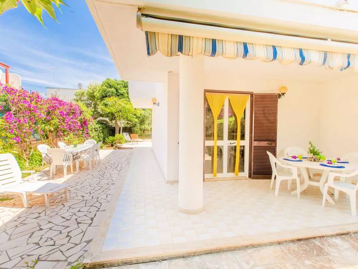 Villa per 5 persone, con giardino a Torre Santa Sabina