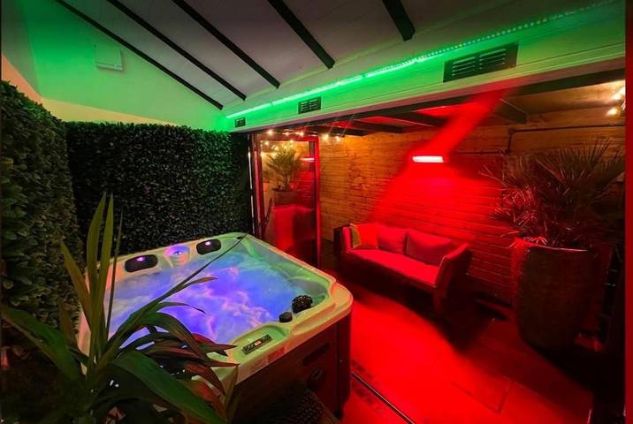 Apartamento para 2 personas, con jardín y jacuzzi en Cardiff