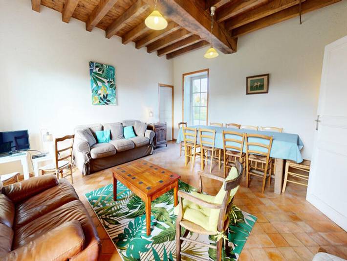 Gîte pour 12 personnes, avec piscine et jardin, adapté aux familles à Saint-Julien-des-Landes - 4