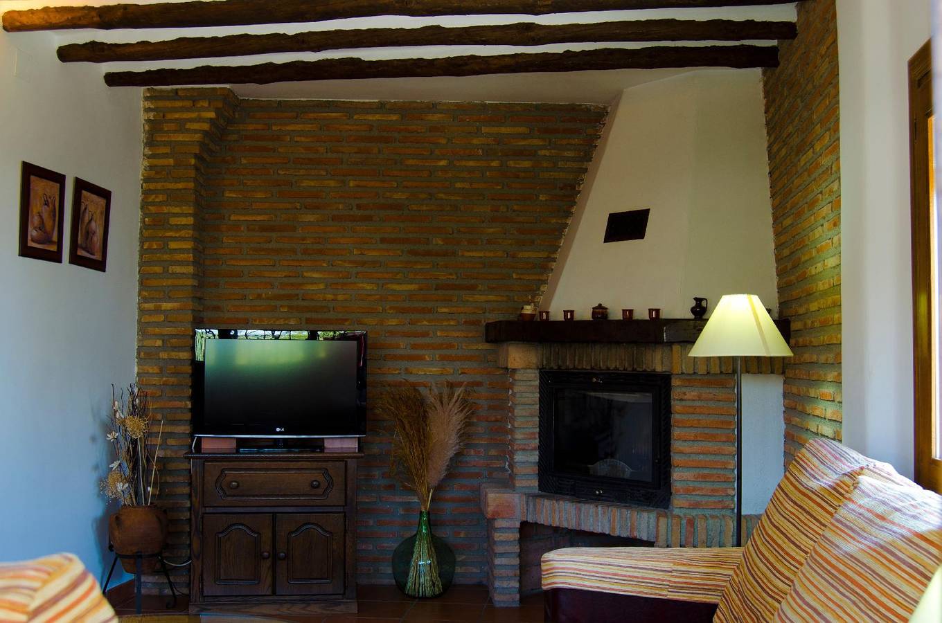 Acogedora casa en complejo con jardines y piscina in Válor, Provincia de Granada