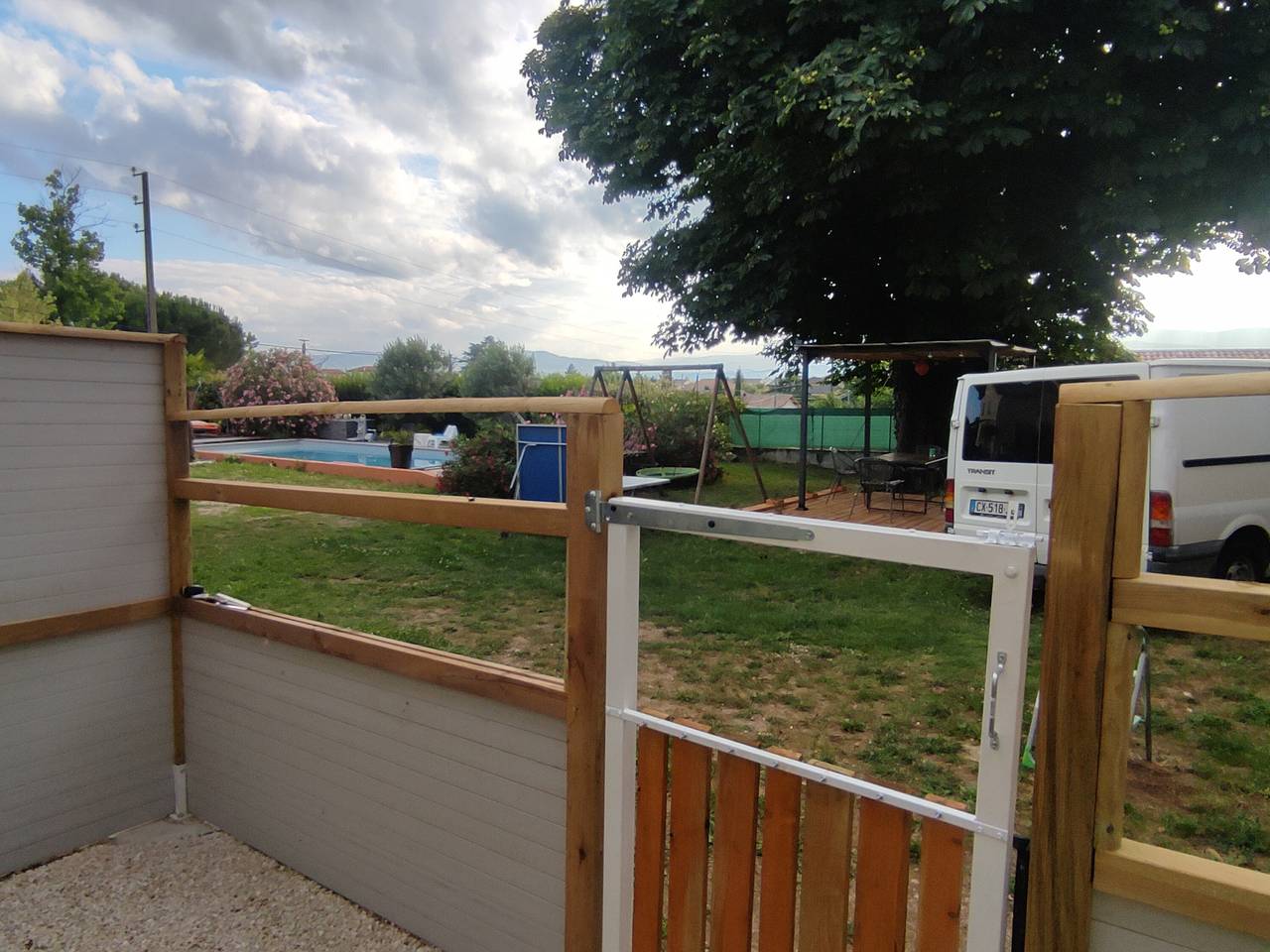 Entire apartment, Apartment "Chez Nono Et Vero" with Mountain View, Private Terrace and Wi-Fi in Vienne region