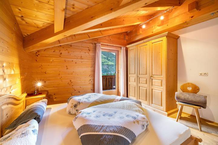 Ganze Wohnung, Ferienwohnung Marschalkhof "Sankt Helena" mit Bergblick, Balkon und Wlan in St. Pankraz, Ortleralpen