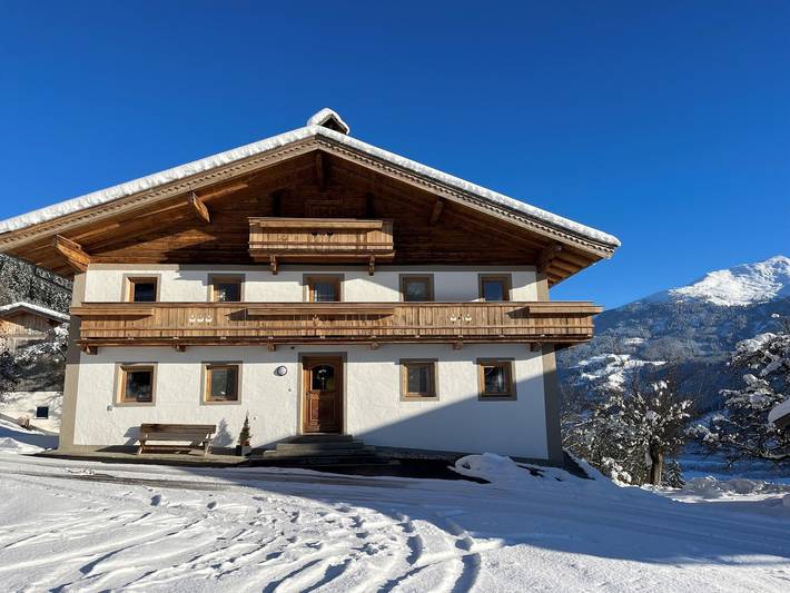 Ferienhaus für 12 Personen, mit Ausblick und Garten sowie Balkon - 1