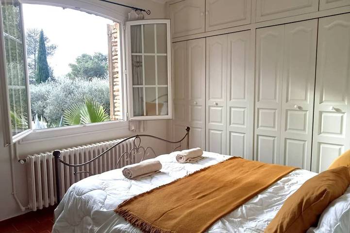 Location de vacances pour 6 personnes, avec jardin et terrasse à Castillon-du-Gard - 3