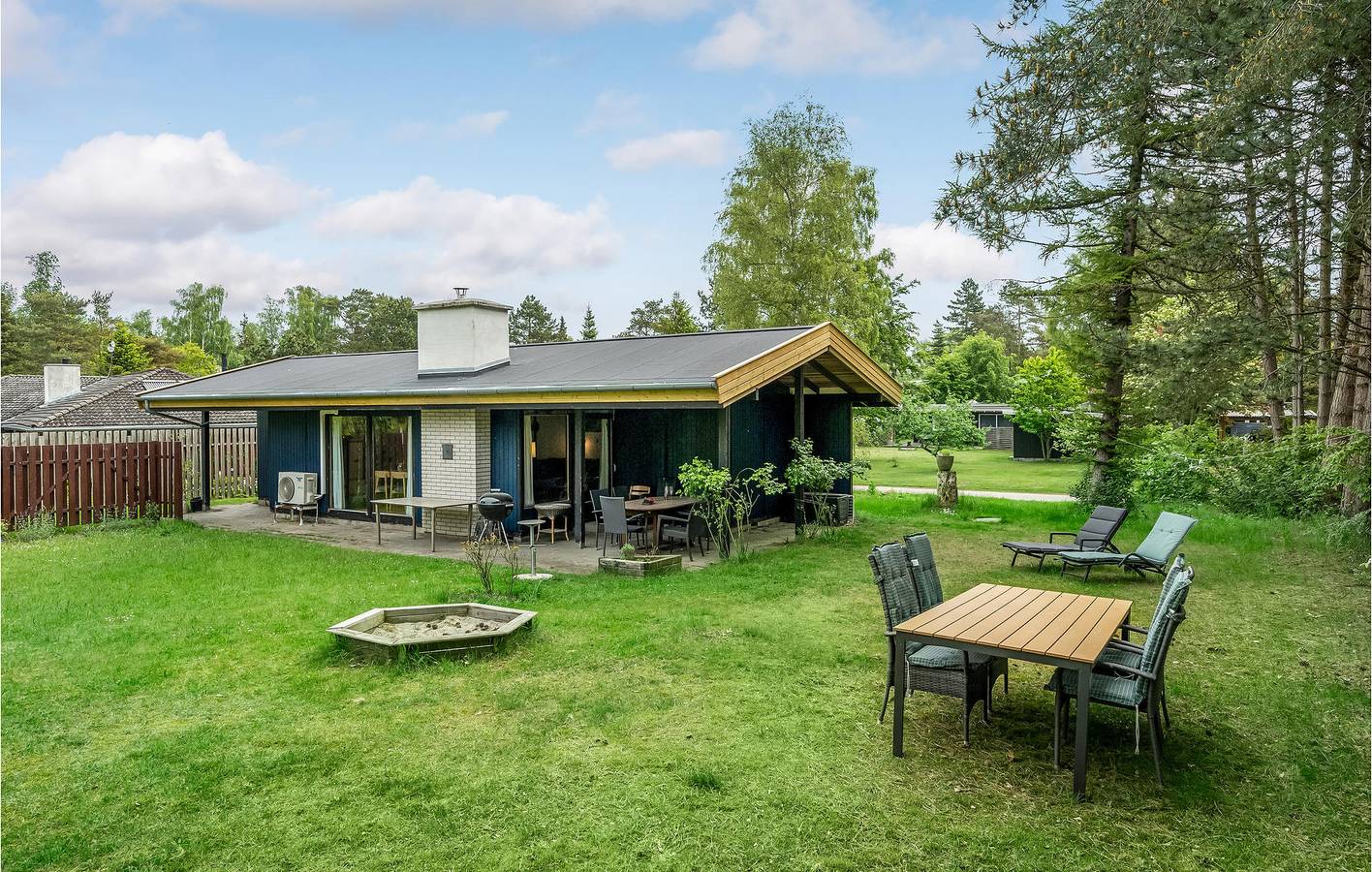 Feriehus for 5 personer med terrasse in Rågeleje, Kattegat