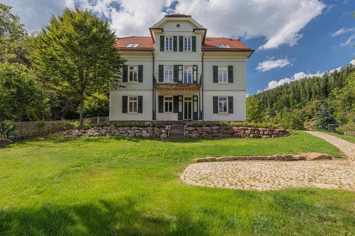 Ferienhaus für 2 Personen, mit Ausblick und Garten sowie Sauna und Pool, mit Haustier