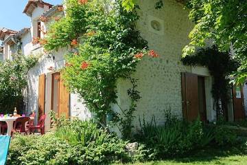 Gîte pour 6 personnes, avec jardin, animaux acceptés à Salles-Lavalette