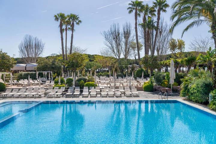 Hôtel, avec Balcon et Jacuzzi ainsi que Terrasse et Jardin