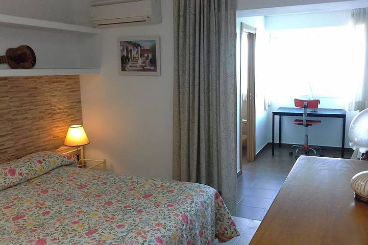Casa  sobre el Mediterráneo, piscina, Bbq Jardín , Wifi, aire acondicionado in La Cala del Moral, Rincón de la Victoria