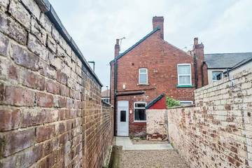 Apartment for 9 People in South Yorkshire, Photo 1