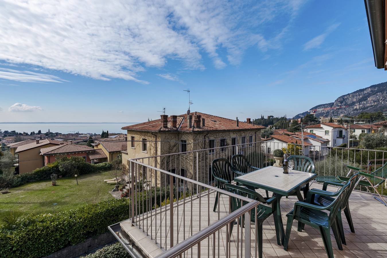 Ganze Wohnung, Regarda - La Terrazza di Garda Wohnung mit Seeblick in Garda, Gardasee-Berge