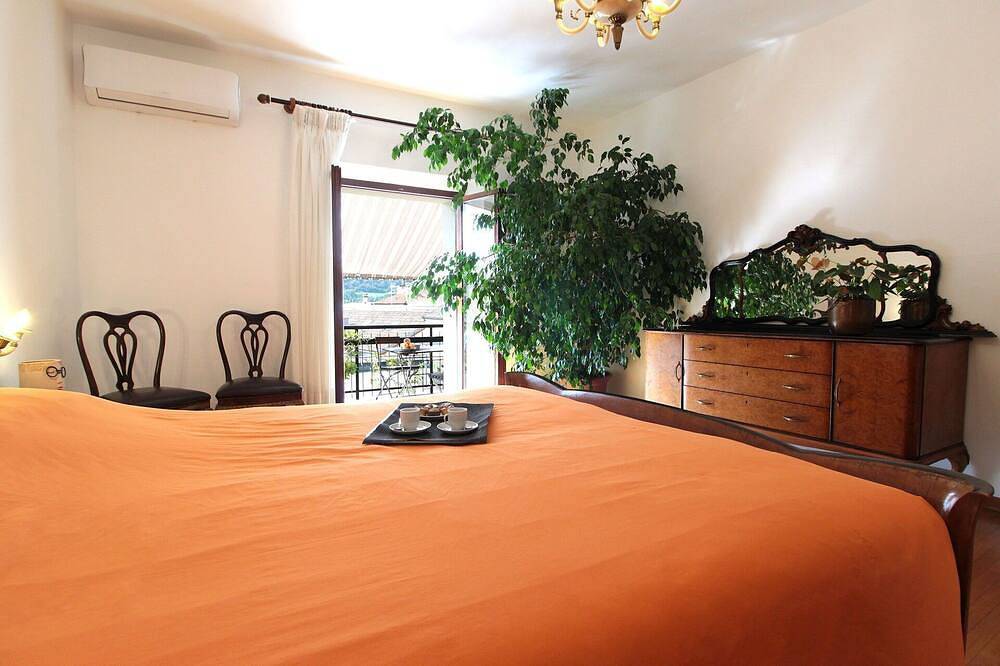 Apartamento entero, Precioso apartamento para 5 personas con A/C, Wifi, Tv, terraza y mascotas permitida in Feltre, Grupo Cimonega