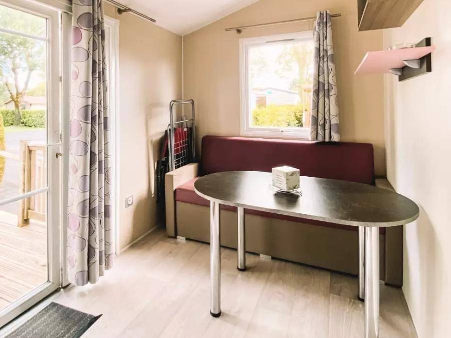 Camping Maeva Escapades de La Geres - Mobilhome 4 personnes - Andaro 32,50m² - Adapté pour personnes à mobilité réduite 4 personnes in Surgères, Région de Rochefort