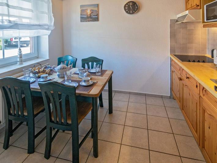 Ferienhaus für 4 Personen, mit Terrasse und Garten in Greetsiel - 3