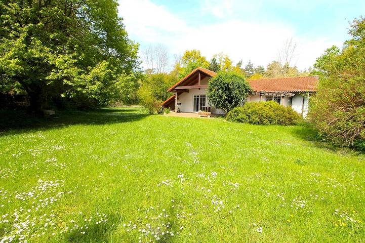 Blockhütte für 6 Personen, mit Terrasse und Garten, mit Haustier