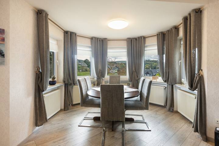 Ganze Wohnung, Haus Gerda mit Bergblick, privater Terrasse und WLAN in Willingen, die Mittelgebirge