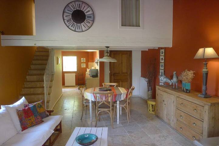 Charmantes Ferienhaus in einem provenzalischen Bauernhof aus dem 18. Jahrhundert, Laurier in Vers-Pont-du-Gard, Nimes und Umgebung