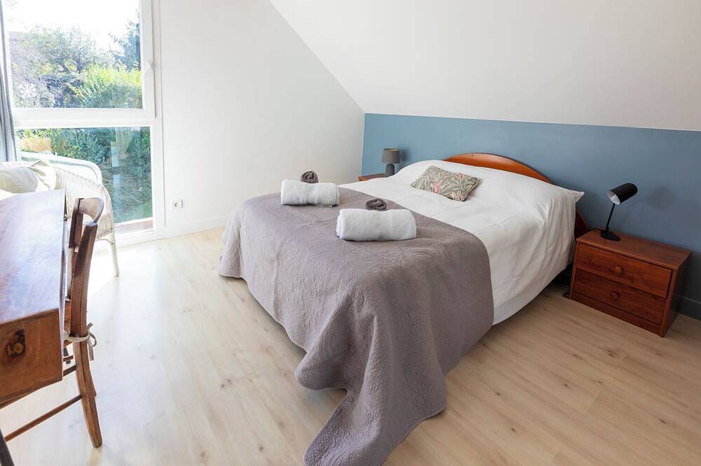 La Villa des Cotes, 8/9p, private pool in Menthon-Saint-Bernard, Annecy region