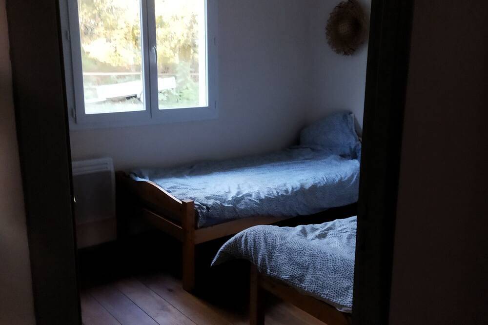 Villa del pierro in the heart of nature, on the banks of the Eyre river in Salles, Region de Arcachon