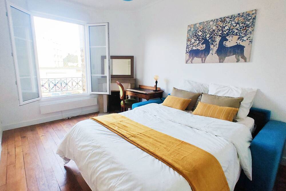 靠近巴黎戴高乐机场，国际展览中心，法国体育场，迪斯尼乐园，花园365平面，200平面别墅，可容纳14个人，五间卧室，三个浴室，花园可烤肉，大餐桌和阳伞，三个秋千 in Aulnay-sous-Bois, Sena-Saint Denis