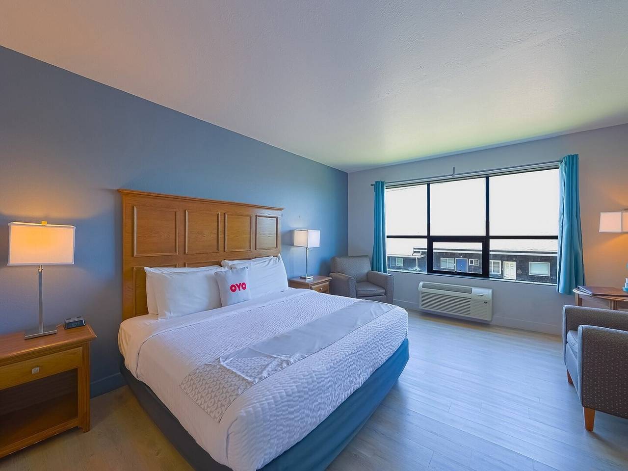 King Bed - Limited Ocean view in Newport (OR), Lincoln County (OR)