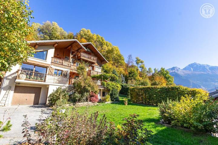 Gîte pour 10 personnes, avec Balcon ainsi que Terrasse et Jardin à Bozel