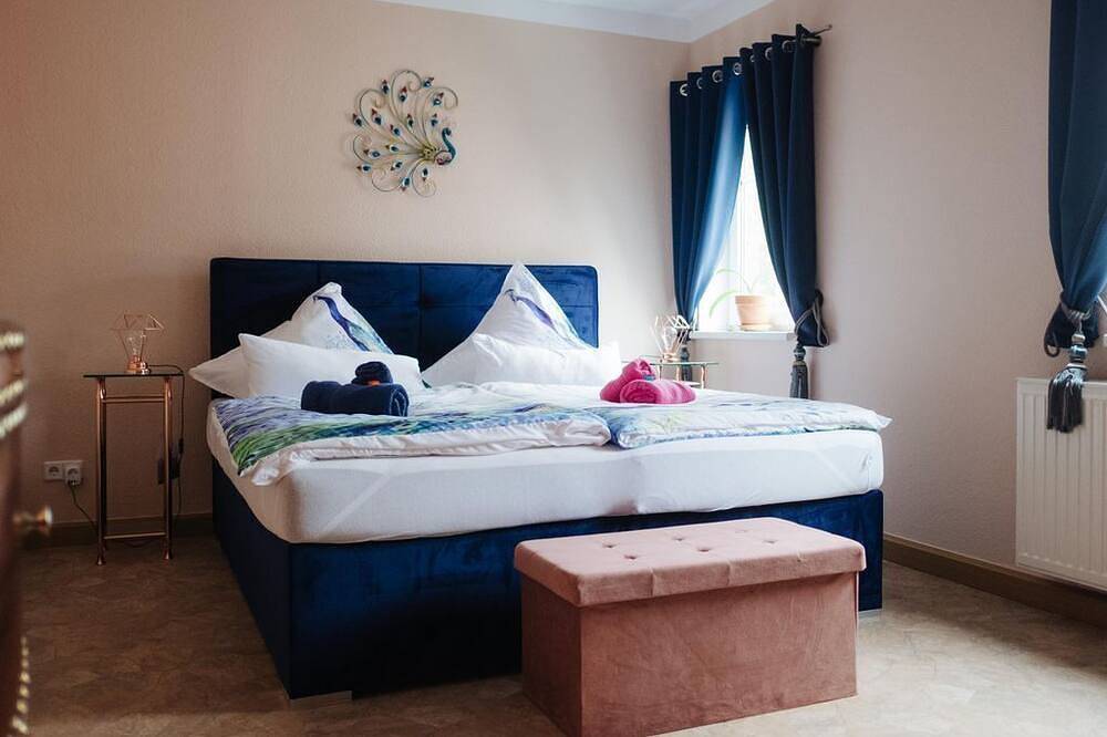 Ganze Wohnung, Ferienwohnung 4 \"Pfau\" - Villa Hainberg in Neuhausen/Erzgebirge, Chemnitz und Umgebung