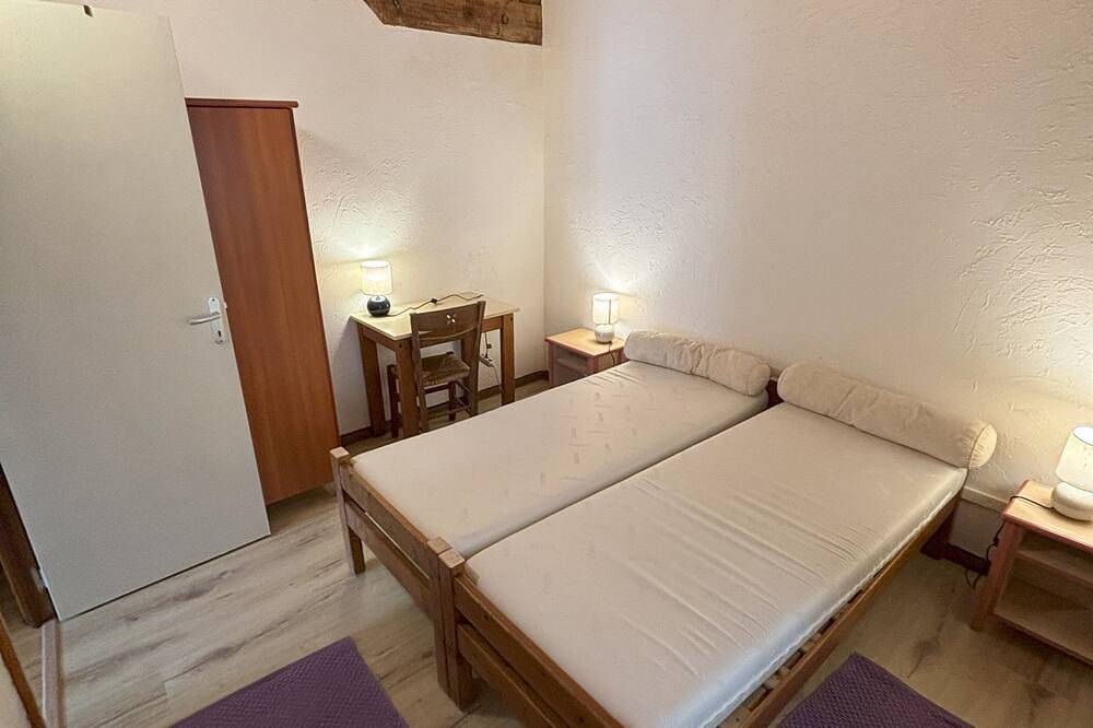 Entire apartment, Le Villard; \"Adrech\" apartment in the heart of the Queyras (170m² in Abriès) in Abriès-Ristolas, Queyras