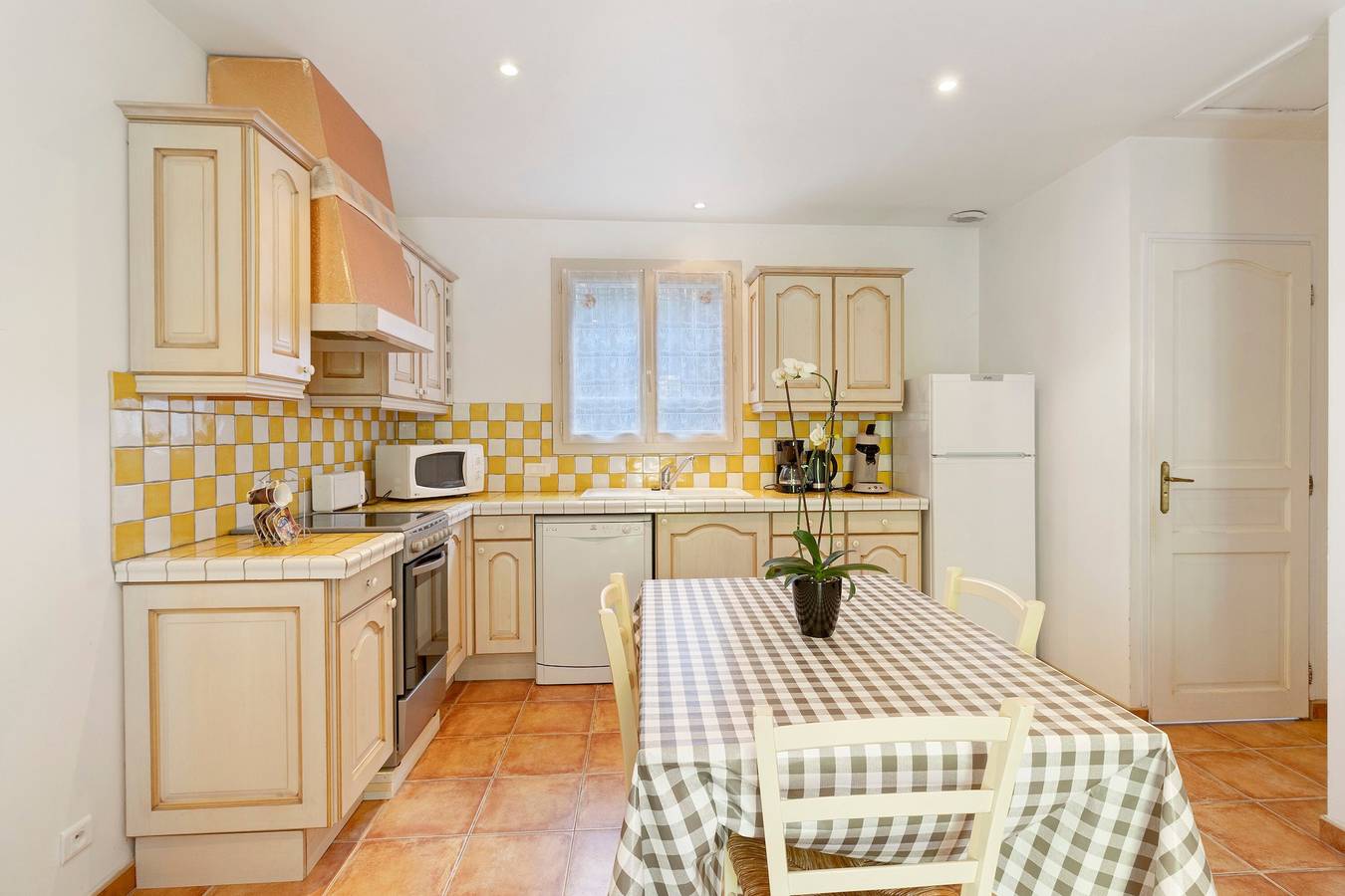 Cozy Gîte for 2 with Heated Pool and Wi-Fi in Quiet Sarlat Location in Sarlat-la-Canéda, Périgord Noir