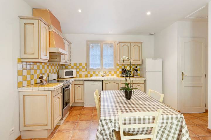 Cozy Gîte for 2 with Heated Pool and Wi-Fi in Quiet Sarlat Location in Sarlat-la-Canéda, Périgord Noir
