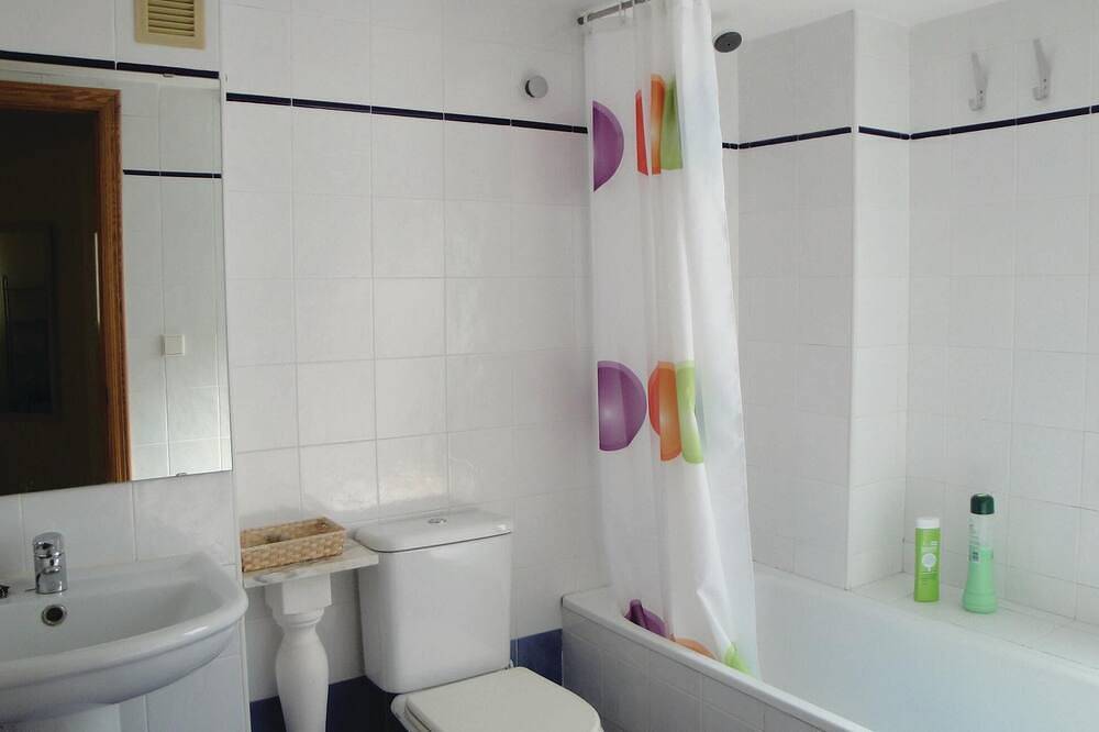 Entire apartment, 2 bedroom nice apartment in Altea in Platja L'Olla, Altea