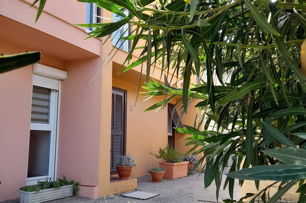 Maison Avec Patio à 100 m de la Plage, Idéale Pour les Familles in Le Barcarès, Côte d'Améthyste