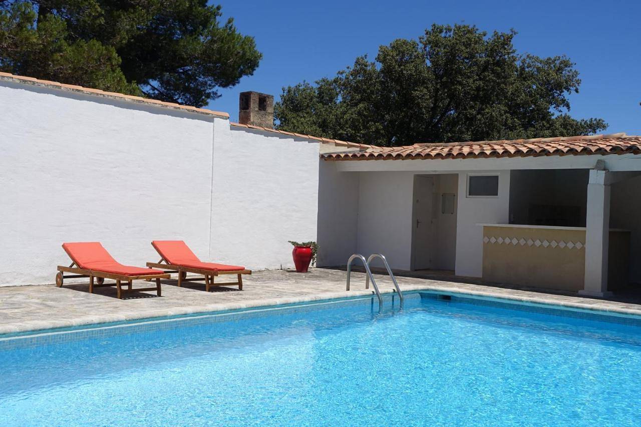 Chambre dans maison provençale avec piscine in Cavaillon, Parc naturel régional du Luberon