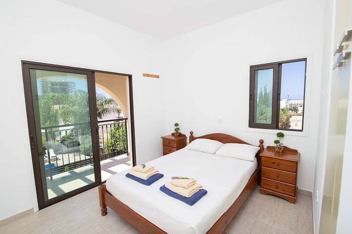 Villa Mylos 9 is located in the absolute center of Protaras l in Protaras, Chipre Sur