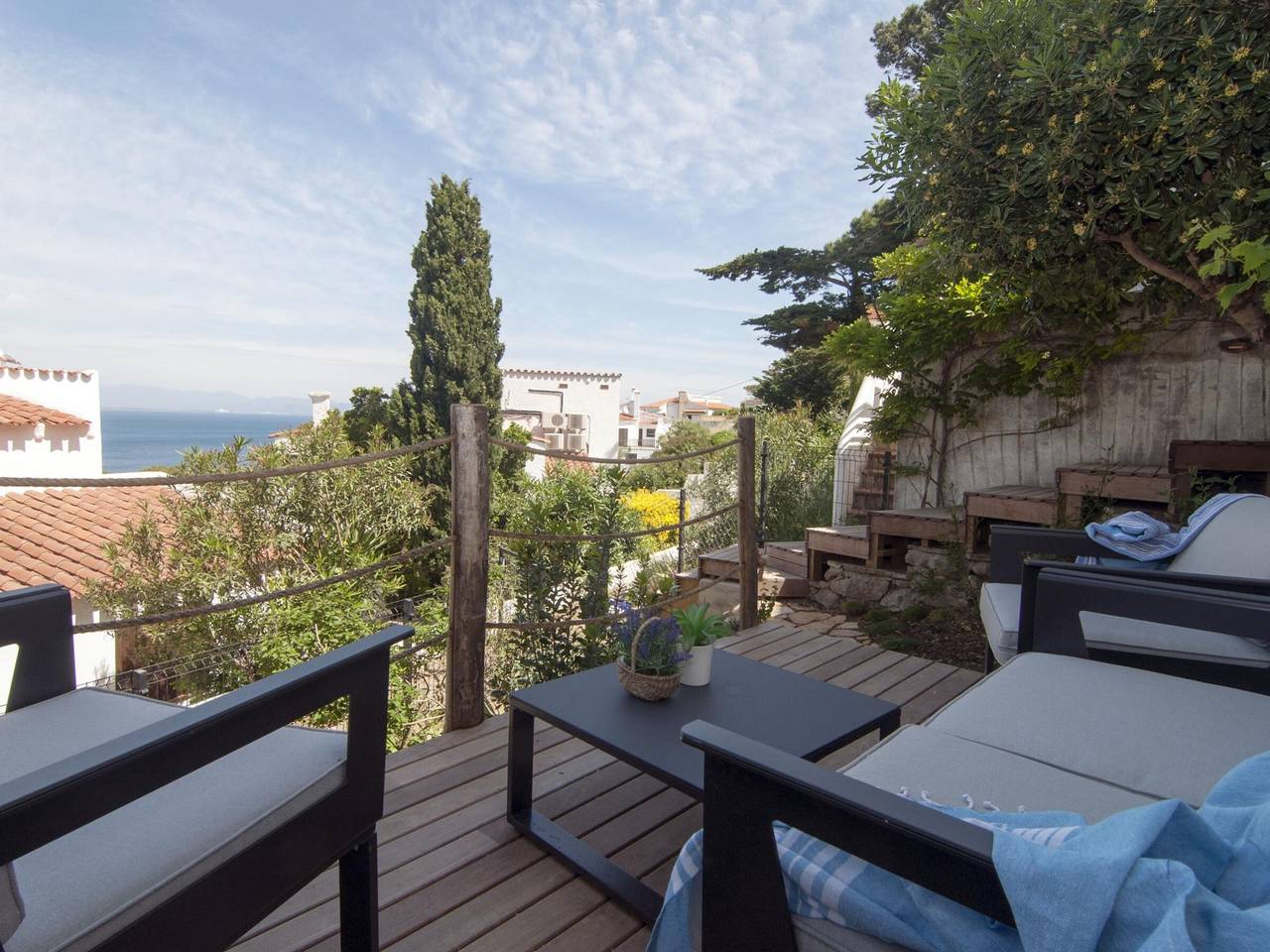 Hermosa Casa Moderna a 500m de la Playa con Aire y Wifi in Punta Montgo, La Escala