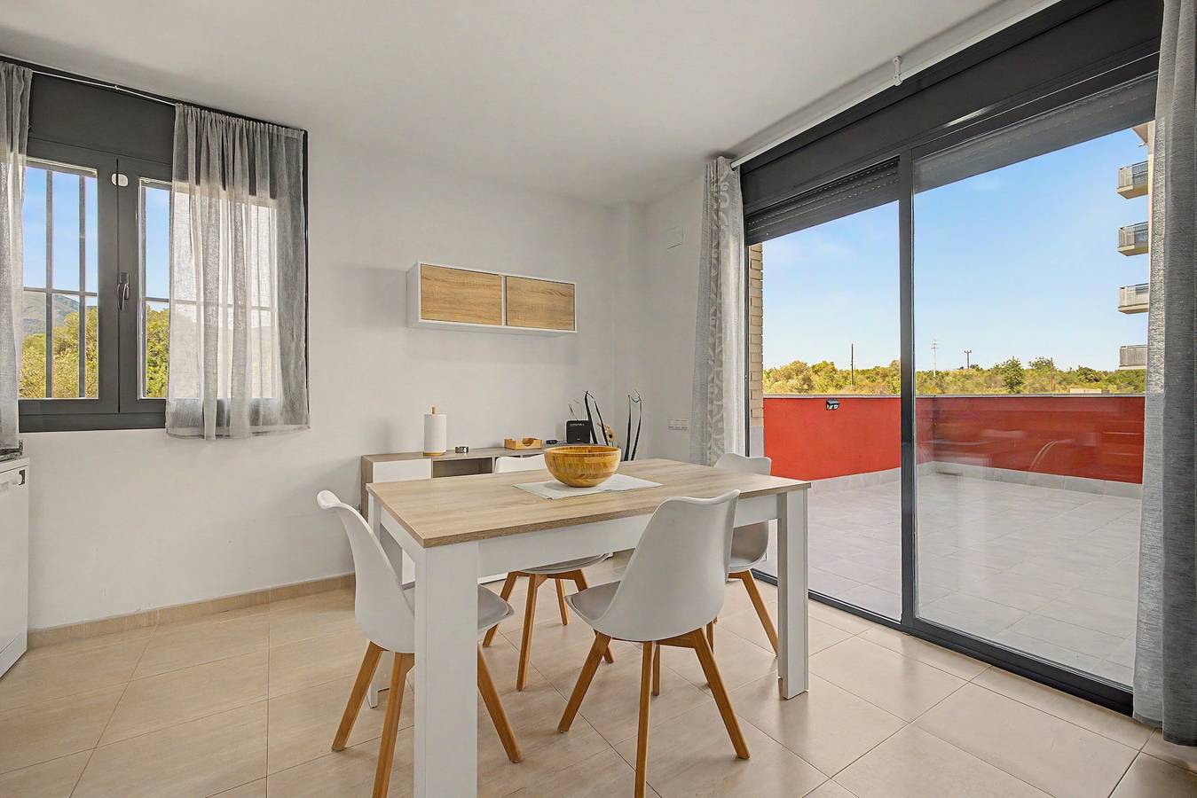 Appartement de vacances 'Pedragosa' près de la plage avec vue montagne, piscine partagée et Wi-Fi in Sant Carles de la Ràpita, Delta de l'Ebre