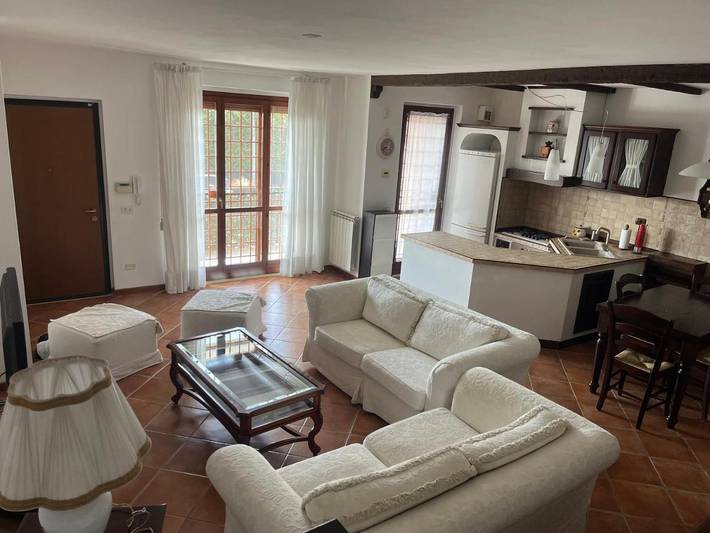 Casa vacanza per 4 persone, con Balcone e Terrazza nonché Giardino e Panorama a Capena
