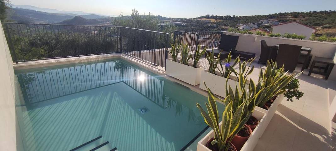 Apartamento para 4 personas, con Jacuzzi y Terraza además de Piscina y Vistas en Tolox