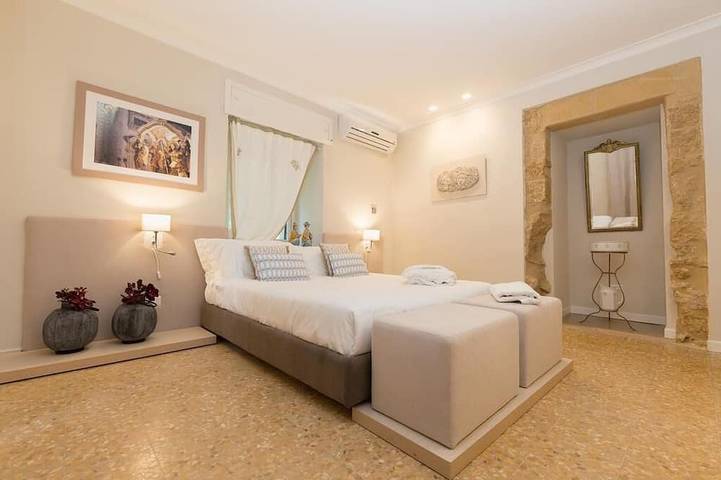 Palazzo Taranto - Luxury Rooms, Caltagirone in Caltagirone, Caltagirone region
