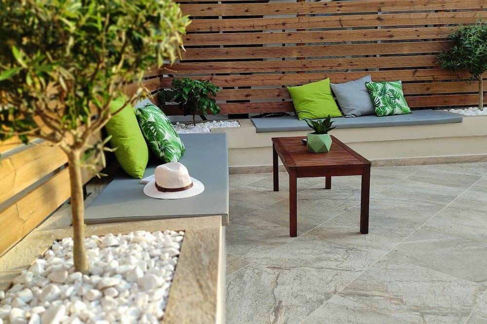 Hel leilighet, Elegant family apartment with kitchen and courtyard in Preveza Prefektur