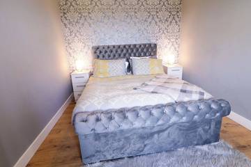 Log Cabin for 4 People in County Fermanagh, Photo 2