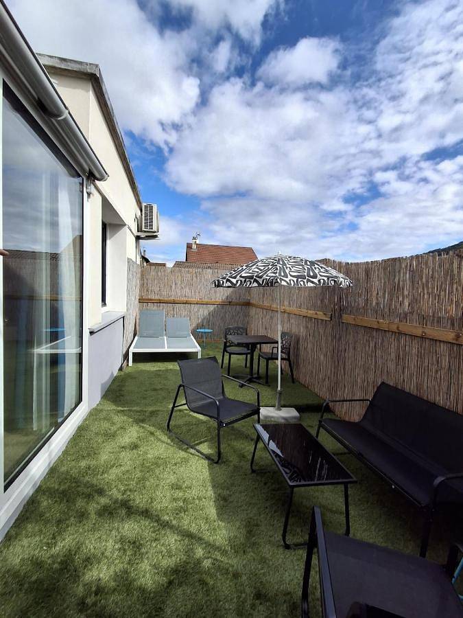 Gîte pour 2 personnes, avec jacuzzi et terrasse dans Lac de Paladru - 2