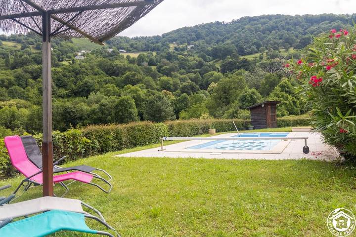 Gîte pour 10 personnes, avec jardin ainsi que piscine et terrasse à Beaucens - 4