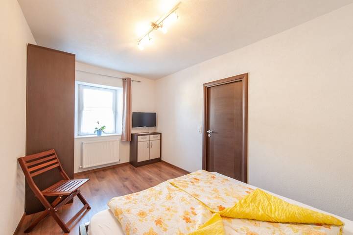 Ferienwohnung für 2 Personen, mit Terrasse und Garten sowie Ausblick in Bichlbach - 4