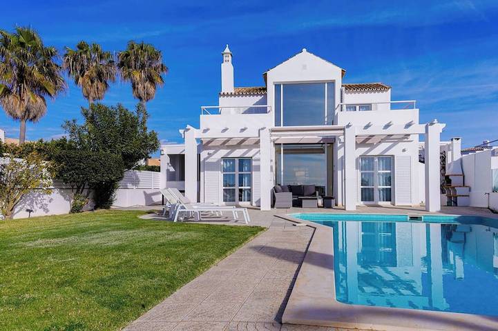 Villa für 10 Personen, mit Garten und Balkon - 1