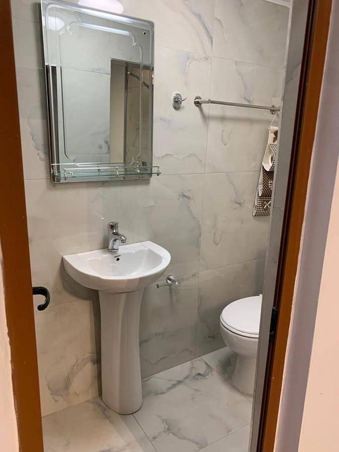 Gîte pour 2 personnes, avec terrasse dans Borsh - 2