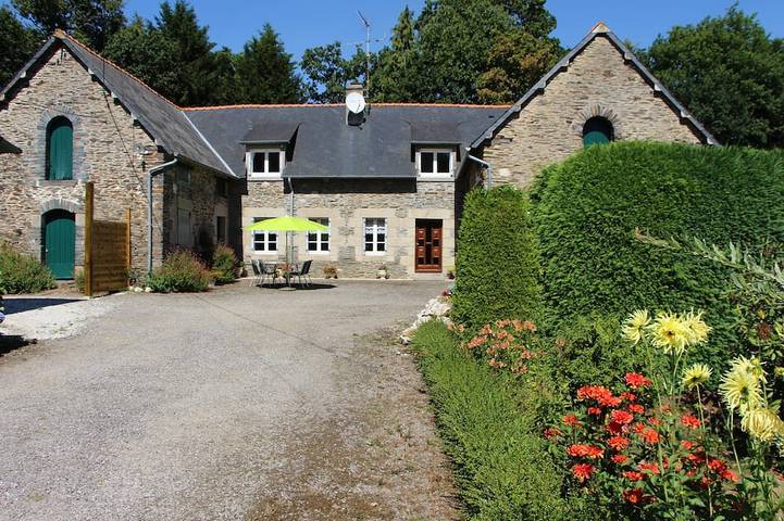 Gîte pour 6 personnes, avec Jardin à Mûr-de-Bretagne